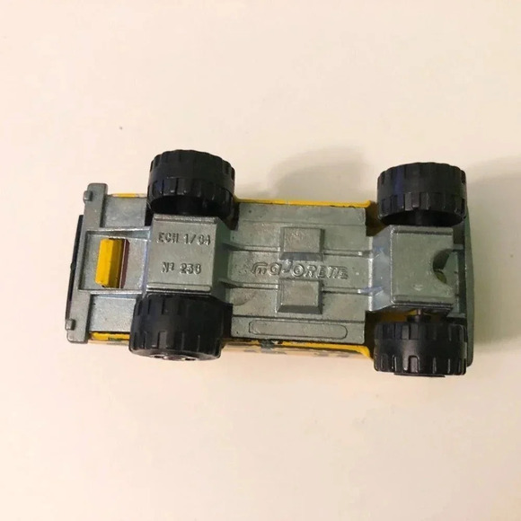 Lot of 4 Majorette Cars Bank Security Jeep Cherokee Renault Express Ambulance - Picture 13 of 16